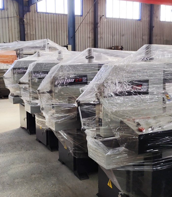 土耳其客戶新訂數(shù)臺(tái)GS260數(shù)控帶鋸床