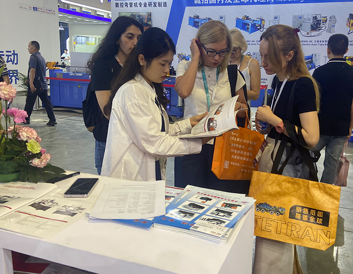 金鋒帶鋸床領航上海展會